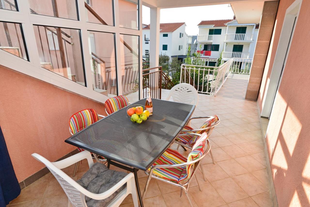 Apartments Martina Vodice Exteriör bild